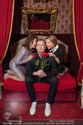 Fototermin zu ´Gerüchte, Gerüchte´ - Hotel Orient, Wien - Mo 13.04.2026 - Kristina SPRENGER, Julia CENCIG, Alexander JAGSCH69