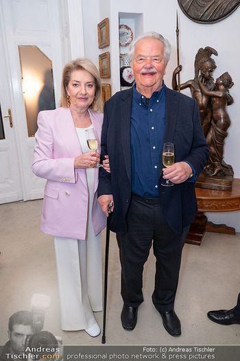 Privatempfang Birgit Sarata - Privatwohnung, Wien - Di 14.04.2026 - Gerhard ERNST mit Ehefrau Ulrike Ulli KIRCHTAG8