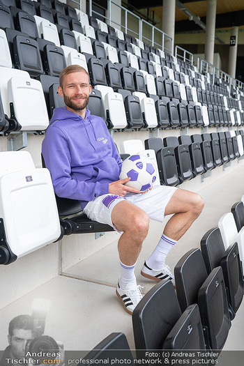 Team Milka Präsentation - Sport-Club Platz, Wien - Do 16.04.2026 - Konrad LAIMER (Konny Conny)5