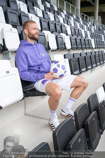 Team Milka Präsentation - Sport-Club Platz, Wien - Do 16.04.2026 - Konrad LAIMER (Konny Conny)6