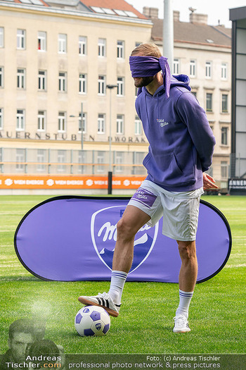 Team Milka Präsentation - Sport-Club Platz, Wien - Do 16.04.2026 - Konrad Konny Conny LAIMER95