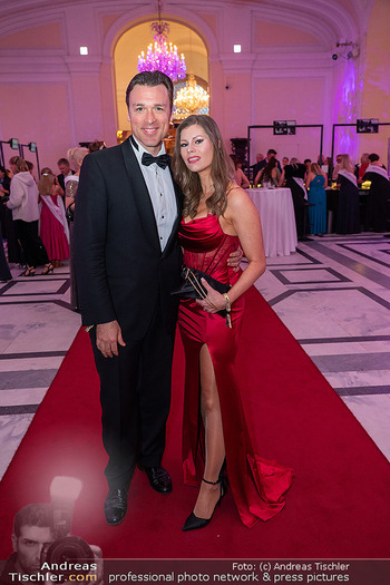 Dancer against Cancer Ball 2026 - Hofburg, Wien - Sa 18.04.2026 - Thomas WEINHAPPEL mit Freundin Stefanie31
