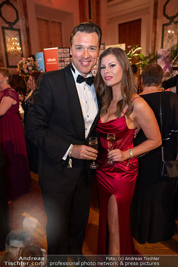 Dancer against Cancer Ball 2026 - Hofburg, Wien - Sa 18.04.2026 - Thomas WEINHAPPEL mit Freundin Stefanie56