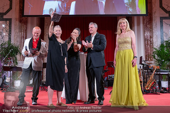 Dancer against Cancer Ball 2026 - Hofburg, Wien - Sa 18.04.2026 - Andrea KDOLSKY erhält MyAid Award, Shannon LEE, Manfred BAUMANN179