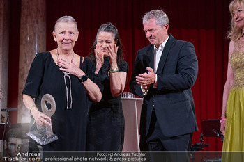 Dancer against Cancer Ball 2026 - Hofburg, Wien - Sa 18.04.2026 - Andrea KDOLSKY erhält MyAid Award, Shannon LEE, Manfred BAUMANN180