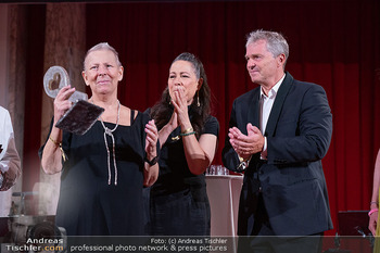 Dancer against Cancer Ball 2026 - Hofburg, Wien - Sa 18.04.2026 - Andrea KDOLSKY erhält MyAid Award, Shannon LEE, Manfred BAUMANN181