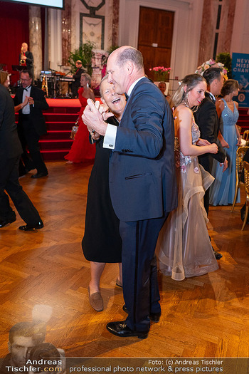 Dancer against Cancer Ball 2026 - Hofburg, Wien - Sa 18.04.2026 - Andrea KDOLSKY beim Tanzen260