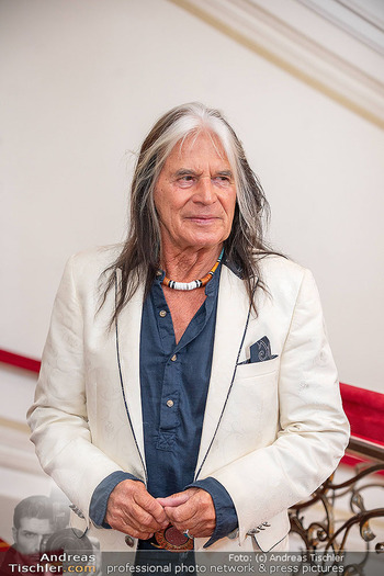 ESC Empfang des Bundespräsidenten - Präsidentschaftskanzlei, Wien - Di 21.04.2026 - WATERLOO (Hansi Kreuzmayr)  (Portrait)12