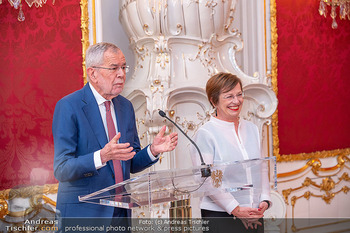 ESC Empfang des Bundespräsidenten - Präsidentschaftskanzlei, Wien - Di 21.04.2026 - Doris SCHMIDAUER, Alexander VAN DER BELLEN70