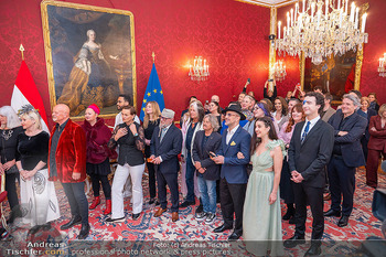 ESC Empfang des Bundespräsidenten - Präsidentschaftskanzlei, Wien - Di 21.04.2026 - Gruppenfoto ESC Teilnehmer, Bundespräsident Alexander VAN DER B72