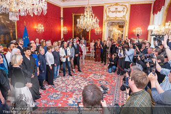 ESC Empfang des Bundespräsidenten - Präsidentschaftskanzlei, Wien - Di 21.04.2026 - Gruppenfoto ESC Teilnehmer, Bundespräsident Alexander VAN DER B90