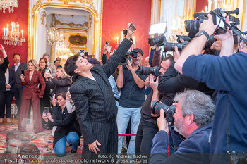 ESC Empfang des Bundespräsidenten - Präsidentschaftskanzlei, Wien - Di 21.04.2026 - JJ Johannes PIETSCH Gruppenfoto ESC Teilnehmer, Alexander VAN DE92