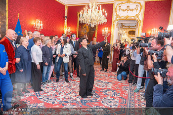 ESC Empfang des Bundespräsidenten - Präsidentschaftskanzlei, Wien - Di 21.04.2026 - JJ Johannes PIETSCH Gruppenfoto ESC Teilnehmer, Alexander VAN DE95