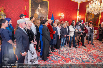 ESC Empfang des Bundespräsidenten - Präsidentschaftskanzlei, Wien - Di 21.04.2026 - Gruppenfoto ESC Teilnehmer, Bundespräsident Alexander VAN DER B100
