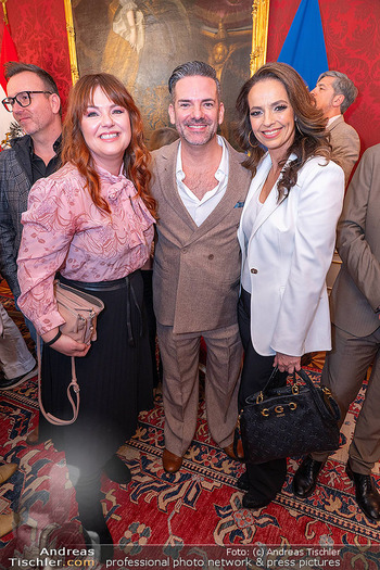 ESC Empfang des Bundespräsidenten - Präsidentschaftskanzlei, Wien - Di 21.04.2026 - Miriam KLUMER (Global KRYNER), Manuel ORTEGA, Petra FREY104