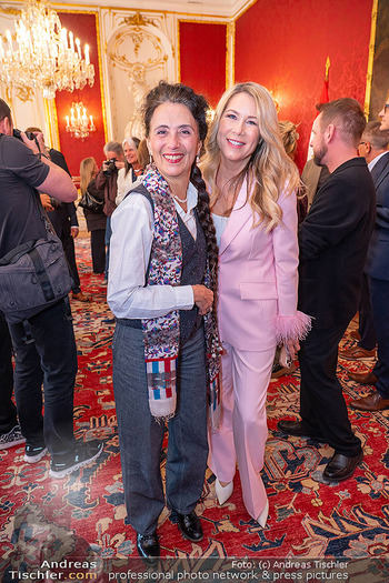 ESC Empfang des Bundespräsidenten - Präsidentschaftskanzlei, Wien - Di 21.04.2026 - Timna BRAUER, Simone STELZER108