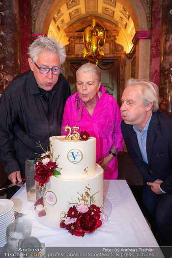 25 Jahre Restaurant Vestibül - Vestibül im Burgtheater, Wien - Di 21.04.2026 - Stefan BACHMANN, Christian DOMSCHITZ, Veronika DOPPLER123