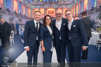 35 Jahre Münzer - Hofreitschule, Wien - Fr 24.04.2026 - Familie Michael MÜNZER mit Ehefrau und Söhnen Max und Noah MÜ210