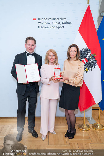 Goldenes Verdienstzeichen für Gerda Rogers - Haus des Sports, Wien - Mi 29.04.2026 - Gerda ROGERS, Clemens TRISCHLER, Eva WILDFELLNER2