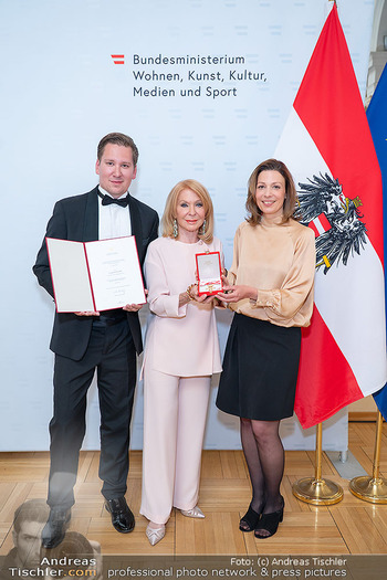 Goldenes Verdienstzeichen für Gerda Rogers - Haus des Sports, Wien - Mi 29.04.2026 - Gerda ROGERS, Clemens TRISCHLER, Eva WILDFELLNER3