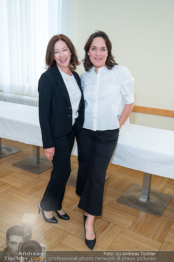 Goldenes Verdienstzeichen für Gerda Rogers - Haus des Sports, Wien - Mi 29.04.2026 - Julia CENCIG, Eva PÖLZL43
