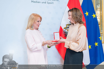 Goldenes Verdienstzeichen für Gerda Rogers - Haus des Sports, Wien - Mi 29.04.2026 - Eva WILDFELLNER überreicht Verdienstzeichen an Gerda ROGERS78
