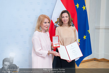 Goldenes Verdienstzeichen für Gerda Rogers - Haus des Sports, Wien - Mi 29.04.2026 - Eva WILDFELLNER überreicht Verdienstzeichen an Gerda ROGERS84