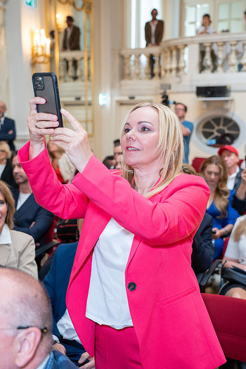Goldenes Verdienstzeichen für Gerda Rogers - Haus des Sports, Wien - Mi 29.04.2026 - Sylvia GRAF85