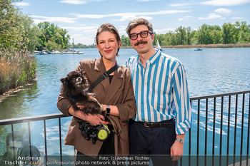Floß-Opening und 105-Jahresfeier - Strandcafe Alte Donau, Wien - Fr 01.05.2026 - Selina GRAF mit Freund Martin LIPPATSCH35