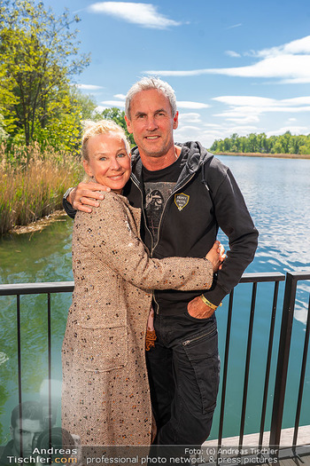 Floß-Opening und 105-Jahresfeier - Strandcafe Alte Donau, Wien - Fr 01.05.2026 - Tina und Michael KONSEL42