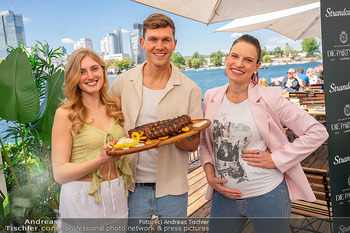 Floß-Opening und 105-Jahresfeier - Strandcafe Alte Donau, Wien - Fr 01.05.2026 - Roman SCHINDLER mit Freundin Patrizia, Conny KREUTER49