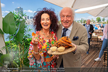 Floß-Opening und 105-Jahresfeier - Strandcafe Alte Donau, Wien - Fr 01.05.2026 - Christina LUGNER, Friedrich SCHILLER mit Stelze79
