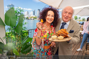 Floß-Opening und 105-Jahresfeier - Strandcafe Alte Donau, Wien - Fr 01.05.2026 - Christina LUGNER, Friedrich SCHILLER mit Stelze81