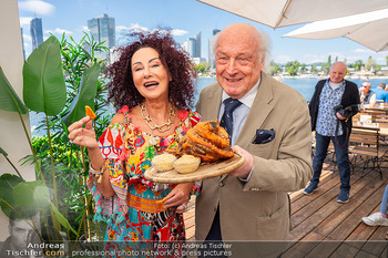 Floß-Opening und 105-Jahresfeier - Strandcafe Alte Donau, Wien - Fr 01.05.2026 - Christina LUGNER, Friedrich SCHILLER mit Stelze82