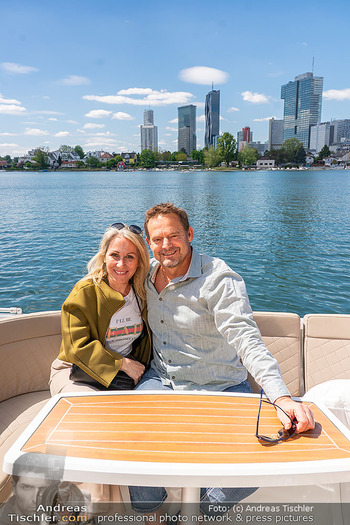 Floß-Opening und 105-Jahresfeier - Strandcafe Alte Donau, Wien - Fr 01.05.2026 - Otto KONRAD mit Ehefrau Silke86