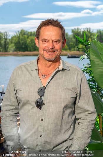 Floß-Opening und 105-Jahresfeier - Strandcafe Alte Donau, Wien - Fr 01.05.2026 - Otto KONRAD (Portrait)104
