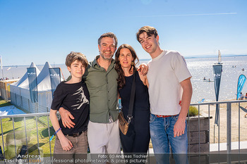 KIA Beach und Surf Fest 2026 - Strandbad Neusiedl am See, Burgenland - Sa 02.05.2026 - Familie Jakob SEEBÖCK mit Ehefrau Michaela und Söhnen Sebastia3