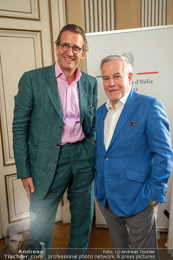 80 Jahre Vespa - Italienische Botschaft, Wien - Di 05.05.2026 - Stephan ZÖCHLING, Sigi WOLF147