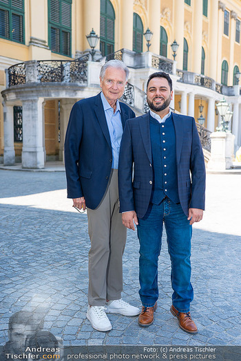 Fototermin vor Reitturnier - Schloss Schönbrunn, Wien - Sa 09.05.2026 - Paolo SCARIANO, Herbert FECHTER13