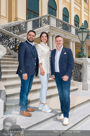 Fototermin vor Reitturnier - Schloss Schönbrunn, Wien - Sa 09.05.2026 - Paolo SCARIANO, Sonja KLIMA, Klaus PANHOLZER27