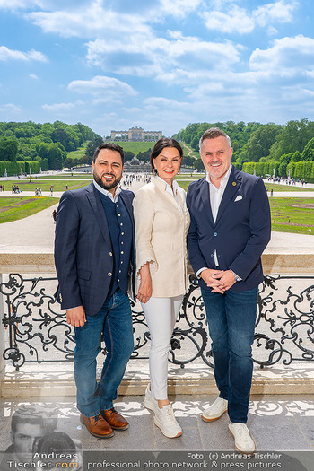 Fototermin vor Reitturnier - Schloss Schönbrunn, Wien - Sa 09.05.2026 - Paolo SCARIANO, Sonja KLIMA, Klaus PANHOLZER30