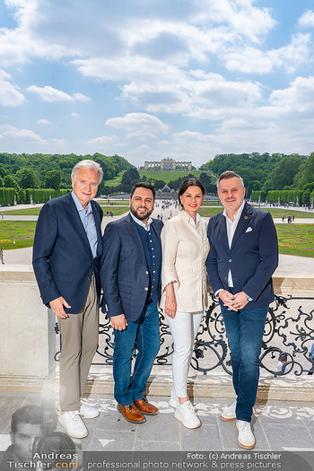Fototermin vor Reitturnier - Schloss Schönbrunn, Wien - Sa 09.05.2026 - Herbert FECHTER, Paolo SCARIANO, Sonja KLIMA, Klaus PANHOLZER31