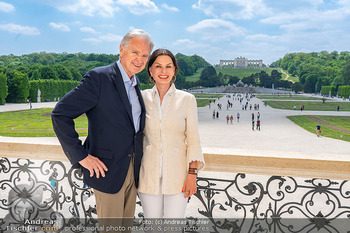 Fototermin vor Reitturnier - Schloss Schönbrunn, Wien - Sa 09.05.2026 - Herbert FECHTER, Sonja KLIMA38