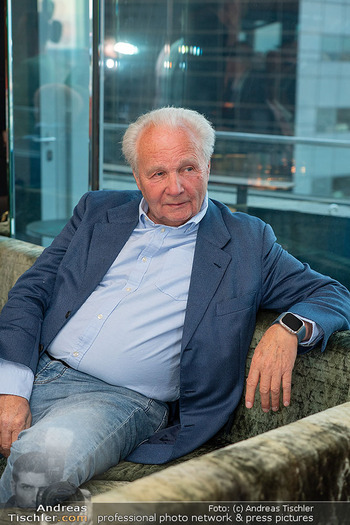 Wolfgang Fellner Buchpräsentation - Juwel im NEWS Tower, Wien - Di 19.05.2026 - Florian LAUDA (Portrait)100