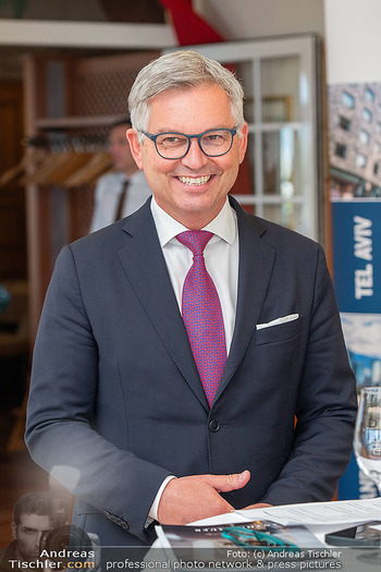 Weinverkostung - Stiftsrestaurant Göttweig, NÖ - Do 21.05.2026 - Magnus BRUNNER (Portrait)60