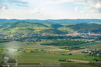 Weinverkostung - Stiftsrestaurant Göttweig, NÖ - Do 21.05.2026 - Blick über die Wachau Richtung Krems, Weinberge, Landschaft, Pa163