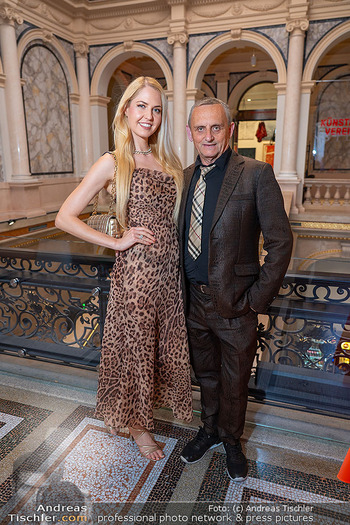 Goldenes Ehrenzeichen für Gary Lux - Künstlerhaus, Wien - Di 26.05.2026 - Heimo und Beatrice TURIN17