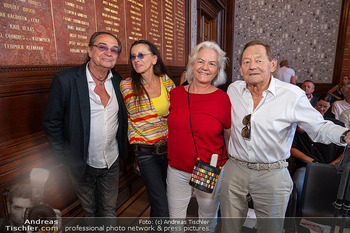 Goldenes Ehrenzeichen für Gary Lux - Künstlerhaus, Wien - Di 26.05.2026 - Christian KOLONOVITS, Brigitte JUST, Wolfgang AMBROS mit Ehefrau51
