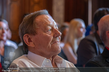 Goldenes Ehrenzeichen für Gary Lux - Künstlerhaus, Wien - Di 26.05.2026 - Wolfgang AMBROS (Portrait)62