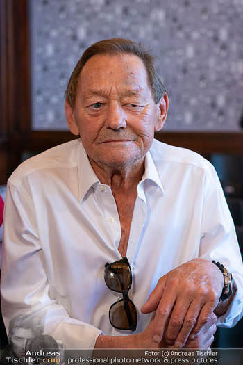 Goldenes Ehrenzeichen für Gary Lux - Künstlerhaus, Wien - Di 26.05.2026 - Wolfgang AMBROS (Portrait)74